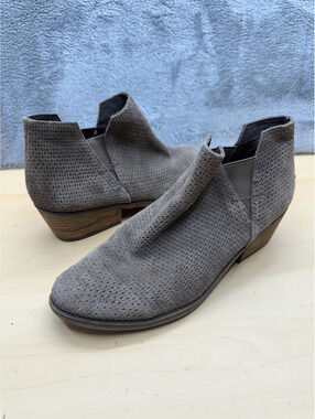 Crown Vintage Gray Suede Ankle Boots